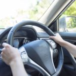 「自動運転車」示すステッカー貼付の義務化を検討
