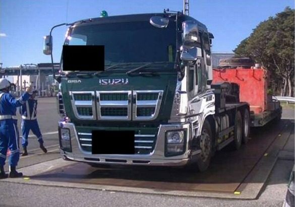 制限の2・5倍、61・65トンで通行の重量超過トレーラーを千葉県警に告発