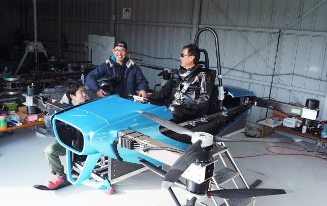 SkyDrive、日本初の「空飛ぶクルマ」有人飛行試験を開始