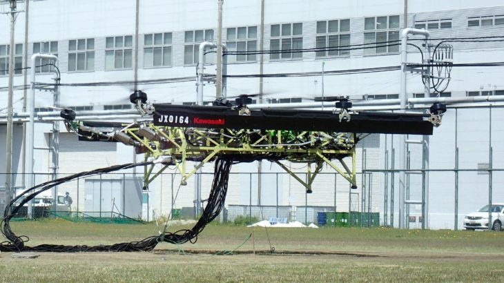 川崎重工、“空飛ぶ軽トラ”の浮上試験に成功