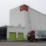 アイカ工業、福島工場に新設の「危険物立体自動倉庫」を公開