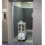 【動画】情報通信研究機構、自律移動ロボットがエレベーターで移動可能なシステム開発