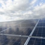 経産省、工場や物流施設の屋根へ太陽光発電設備導入を促進