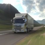 UDトラックス、大型トラック「クオン」にドライバーの疲労軽減と安全確保支える最新電子制御ステアリング搭載