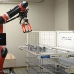 金沢工業大と三協立山グループ、近未来のコンビニ向けにロボットが操作可能な次世代スライド棚を共同研究