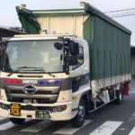 日本初、完全無人トラックの物流センター内走行実験