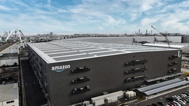 アマゾン、兵庫・尼崎に開設の西日本最大フルフィルメントセンターを公開