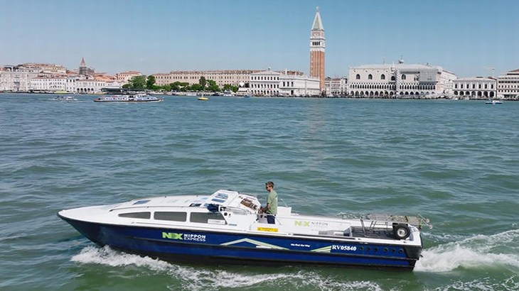 NXイタリア、ベネチアで水素エンジンボートを利用した環境配慮型の配送サービス開始