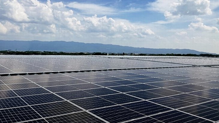日本ベネックス、福岡・小郡のプロロジス開発物流施設で「屋根借り」太陽光発電所稼働