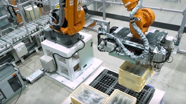 Mujin、知能ロボットとAGV活用しアイシン工場の構内物流を自動化