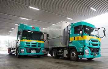 澁澤倉庫とサントリーHD、環境負荷低いリニューアブル燃料によるトラック輸送を実施