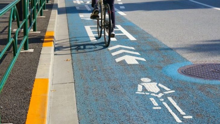 自転車の違反に「青切符」導入を提言、車道走行時に一定の間隔空けるようドライバーに義務付けも