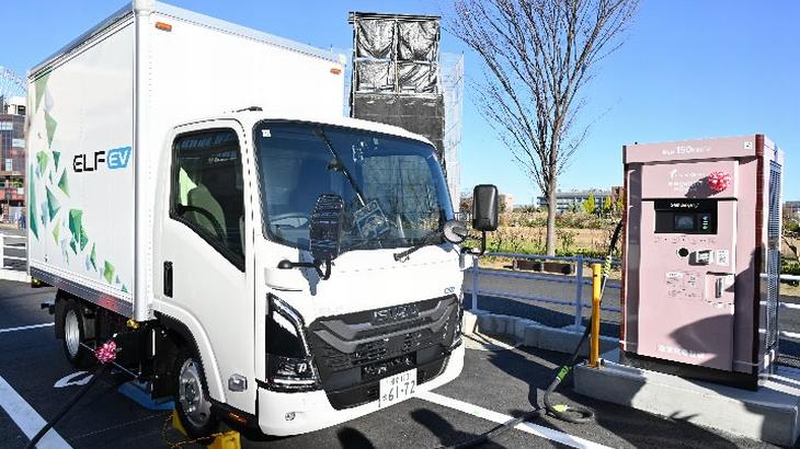 全国初、横浜のみなとみらいエリア公道にトラック対応可能な超急速EV充電器を設置