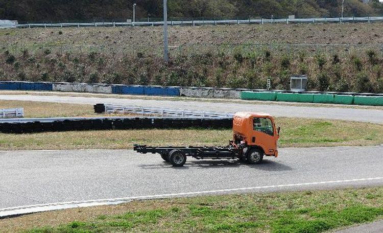 SBS、グループで所有の中古ディーゼルトラックをEVに改造へ │ LOGI