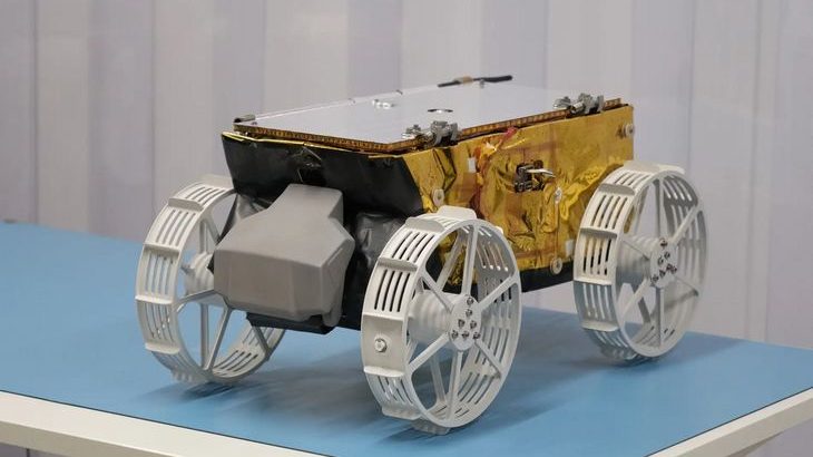 ispace、小型月面探査車を公開