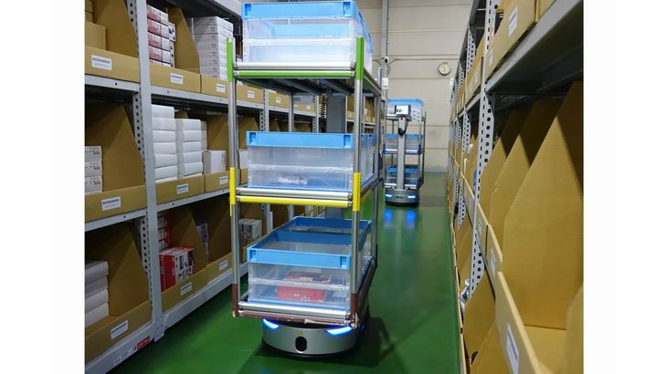 オートバックスセブン、GROUNDの自律型協働ロボットを千葉・市川のセンターに7台導入