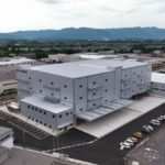 日本梱包運輸倉庫、三重・鈴鹿で生産ラインと同期し部品供給する「DCC機能」の新倉庫竣工