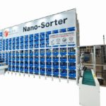 四国の生活雑貨・インテリア雑貨卸スリーキューブ、ROMSの高層立体型ピース仕分機を採用
