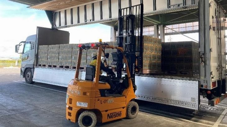 ネスレ日本と昭和産業、トラックの積載効率高める「ラウンド輸送」開始