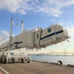 三菱重工業グループ、「自走式舶用旅客搭乗橋」を横浜市に納入