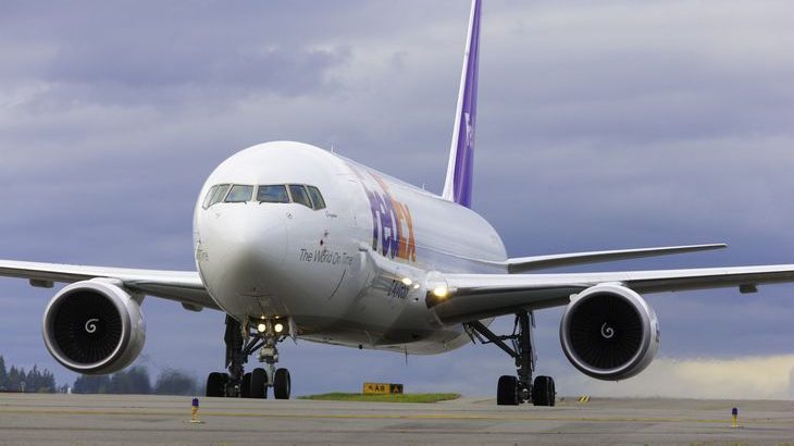 フェデックスが日本郵便と協業拡大、越境EC配送サービスで連携