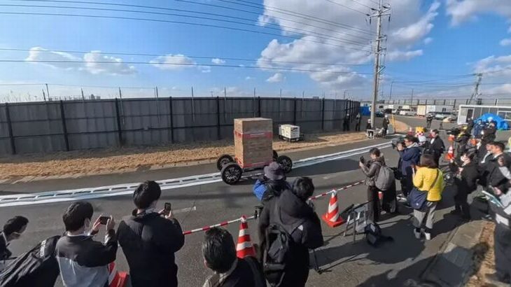 Cuebus、成田空港内の「自動物流道路」実証実験で100m連続搬送・最大積載1tの自動搬送に成功
