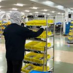 再春館製薬所、AMRとデジタルピック組み合わせた自動化システムを熊本の発送センターに導入