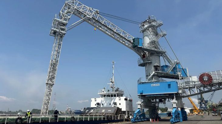 サナース、独ノイエロ製の港湾荷役自動化機械「ニューマチックアンローダー」を日本国内初導入