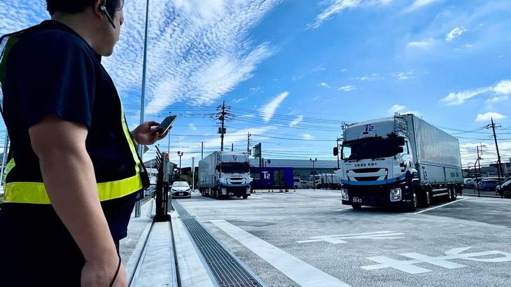 T2が「無人/有人切替拠点」で自動運転トラックの発着に初成功、高速道路の外でも走行可能に