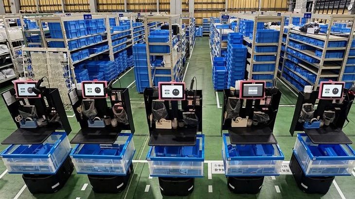 ラピュタロボのピッキング支援AMR、日通が静岡の2拠点で導入